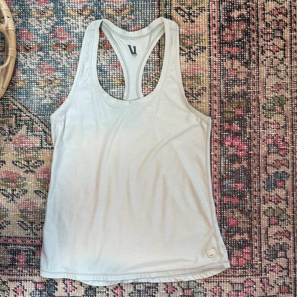 Vuori Lux Racerback Tank womens size mediun - Picture 4 of 7